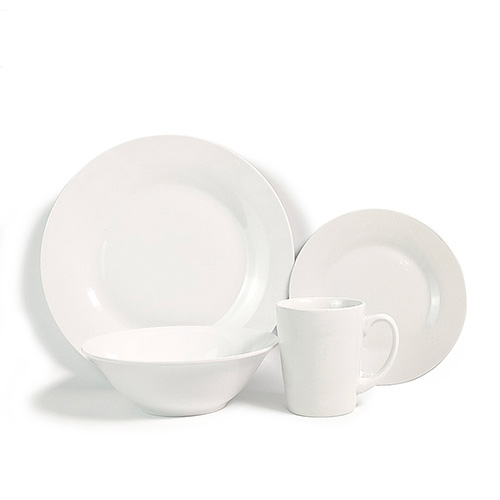 white porcelain dinnerware